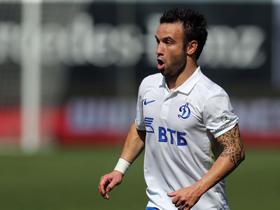 Тренер: "Динамо" не ведет переговоров по поводу перехода футболиста Матье Вальбуэна