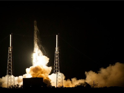 В США запустили ракету Falcon со спутником NASA