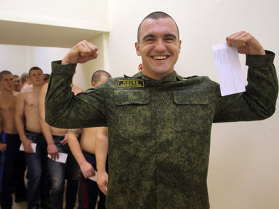 ВЦИОМ: доверие россиян к службе в армии существенно выросло