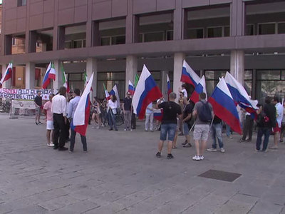 Жители Болоньи собрались на митинг против антироссийских санкций