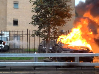 Пожар на стоянке ЦОДД в Москве: машины могли поджечь