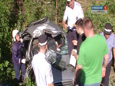 На трассе М5 в столкновении автомобиля и мотоцикла погибли три человека