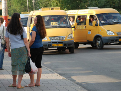 В Калининграде водитель маршрутки высадил женщину со сломанной ногой