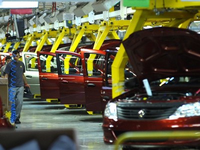 "АвтоВАЗ" снизил убыток, автопрому дадут 7 млрд руб.