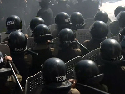Бунт в Киеве: площадь у Рады залита кровью, есть погибшие