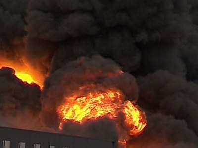Крупный пожар в Петербурге потушили на третьи сутки