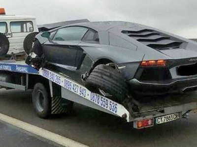 Богатые тоже бьются: новая рубрика АвтоВестей