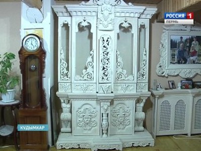 Кудымкарский мастер скопировал часы Людовика XIV