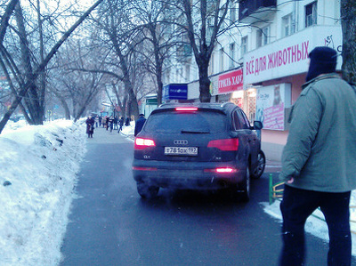 Парконы научатся "видеть" парковку на тротуаре