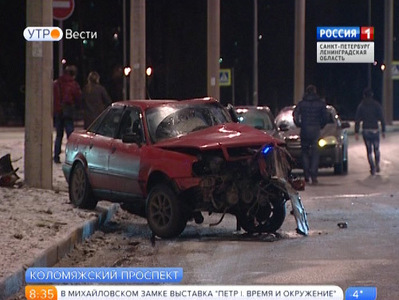 Гололедица спровоцировала массовое ДТП на одном из мостов в Петербурге