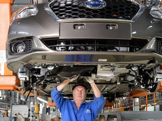 Правительство не бросит российский автопром в 2016 году