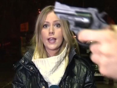 Сербской журналистке угрожали пистолетом в прямом эфире