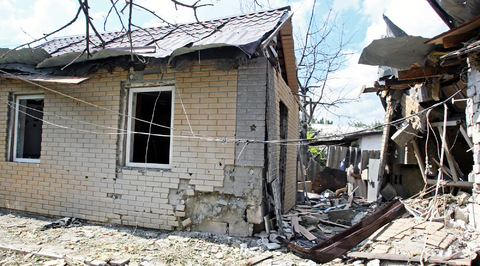 Украинские военные обстреляли поселок в Луганской области