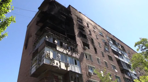 Массированный обстрел Донецка: под огонь попали пожарные
