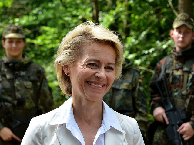 Министр обороны Германии Урсула фон дер Ляйен стала мишенью для хакера, но на самом деле он лишь хотел показать действенность и опасность технологии (фото Dirk Vorderstrasse/Wikimedia Commons).