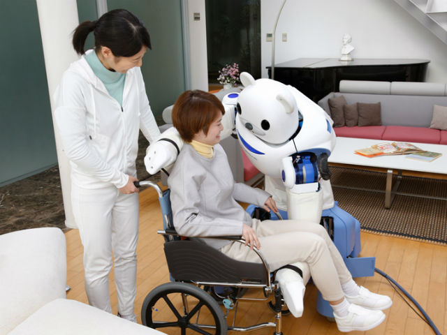 Робот лишен кнопок, а управляется он прикосновениями (фото RIKEN).