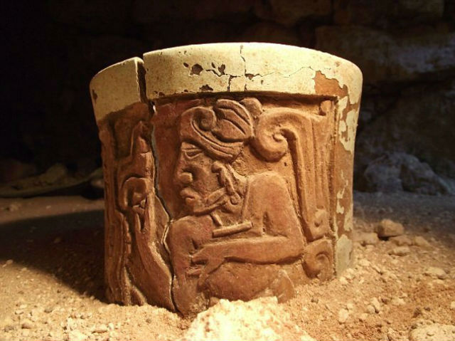 myNews-in: Німецькі археологи розкопали гробницю принца майя Архив новостей с 2001 года.