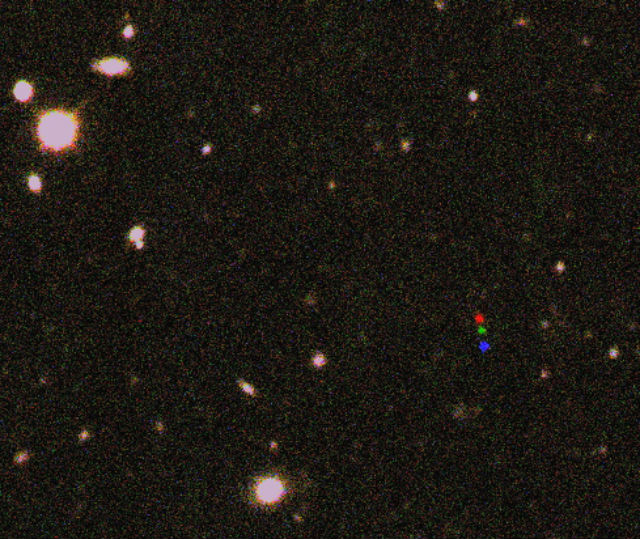 Тремя точками (красной, синей и зелёной) обозначены места положения объекта в ноябре 2012 года (фото Scott Sheppard and Chad Trujillo). 