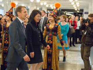 Сергей Нарышкин посетил выставку к 250-летию Карамзина в Бишкеке