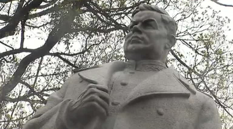 Украинские радикалы покушаются на могилу легендарного генерала Ватутина