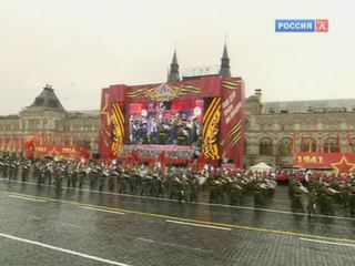 В Москве прошел марш в честь Парада 7 ноября 1941